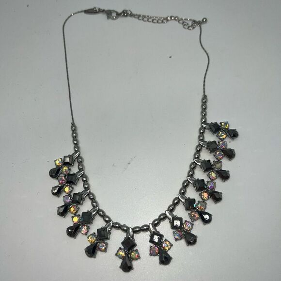 NY Statement Bib Necklace‎ - Picture 2 of 7